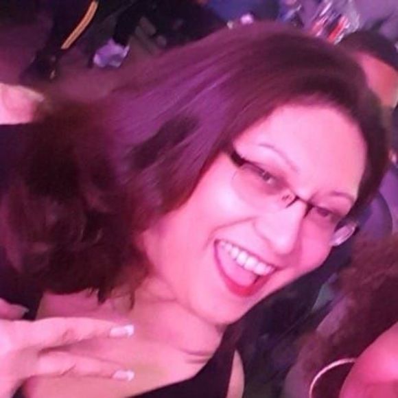 Meet your Posher, Jenn - Picture 1 of 1